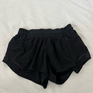 Lululemon Hotty hots 2.5”